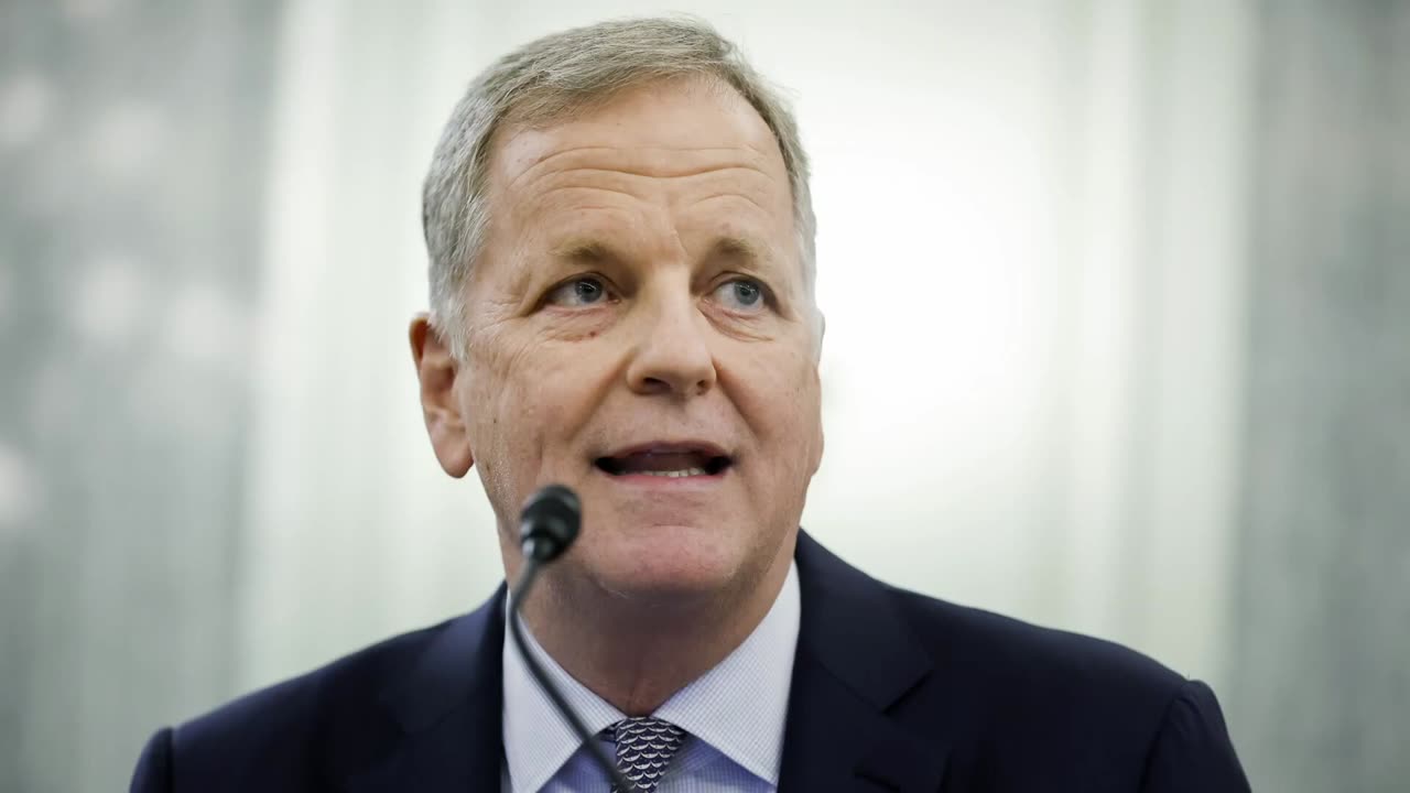 Longtime leader of American Airlines steps down as chairman