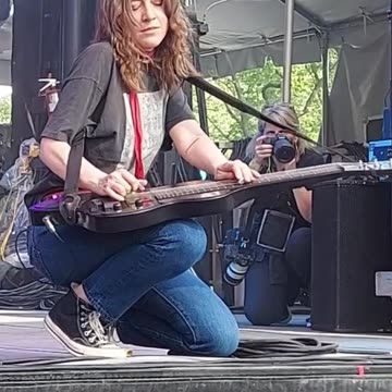 Megan Lovell (Larkin Poe) - LIVE @ 420Fest (Short 6)