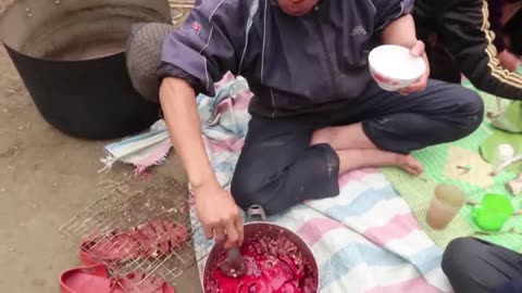 Making pig bl.ood pudding Celebrate Lunar New Year | Horror