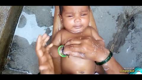 How to Bathe a Baby |Easily & Safely | Bathing a Newborn Baby. |Indian style Baby Bath |Step-by-step