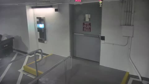 6044RHOBG2G2JSouthVestibule_2021-01-05_02h00min01s777ms.mp4
