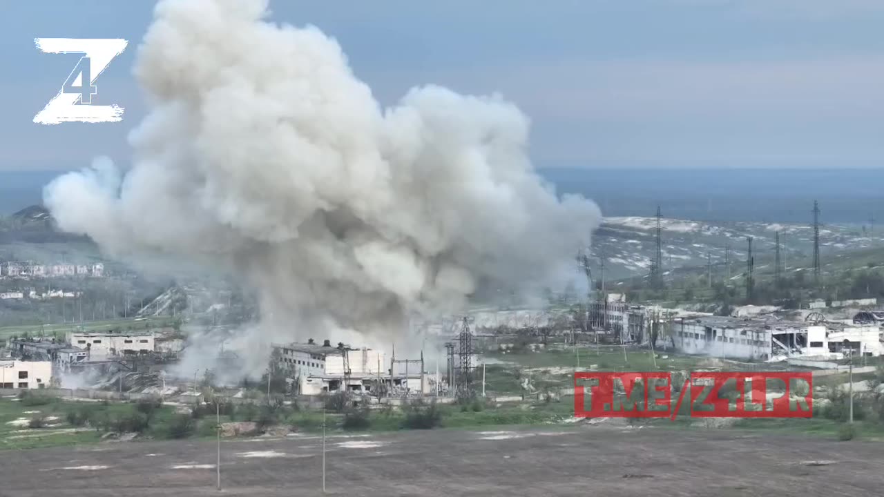 RF TOS-1 "Solntsepek" strikes on positions near Belogorovka, LPR.