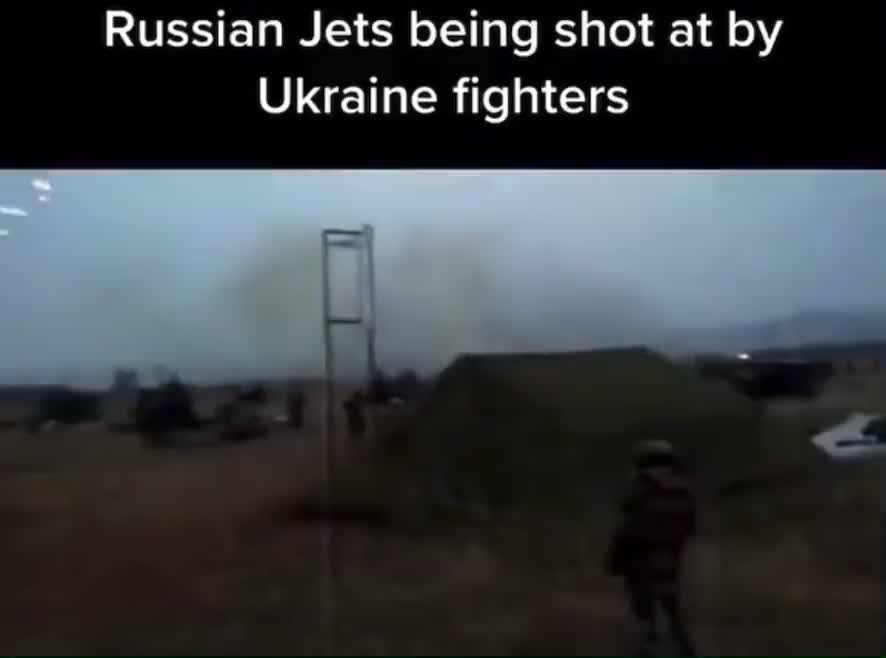 Russian jets being shot at by Ukraine fighters
