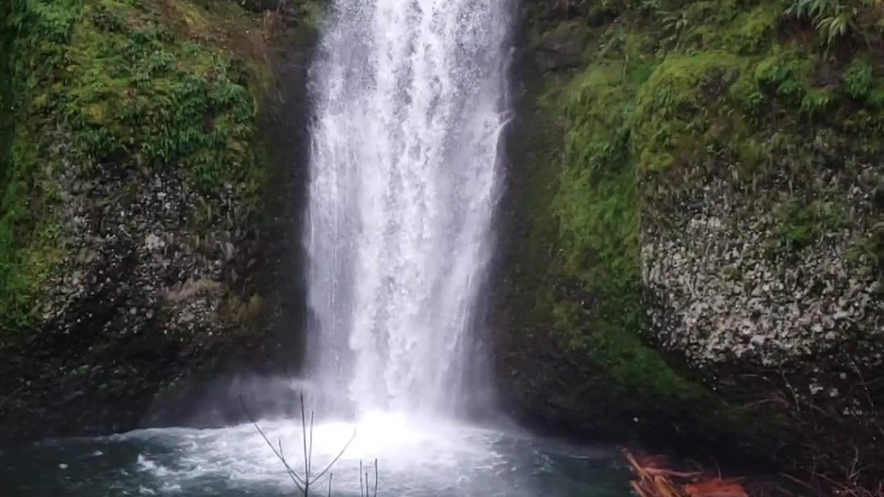 What a nice view | water falling