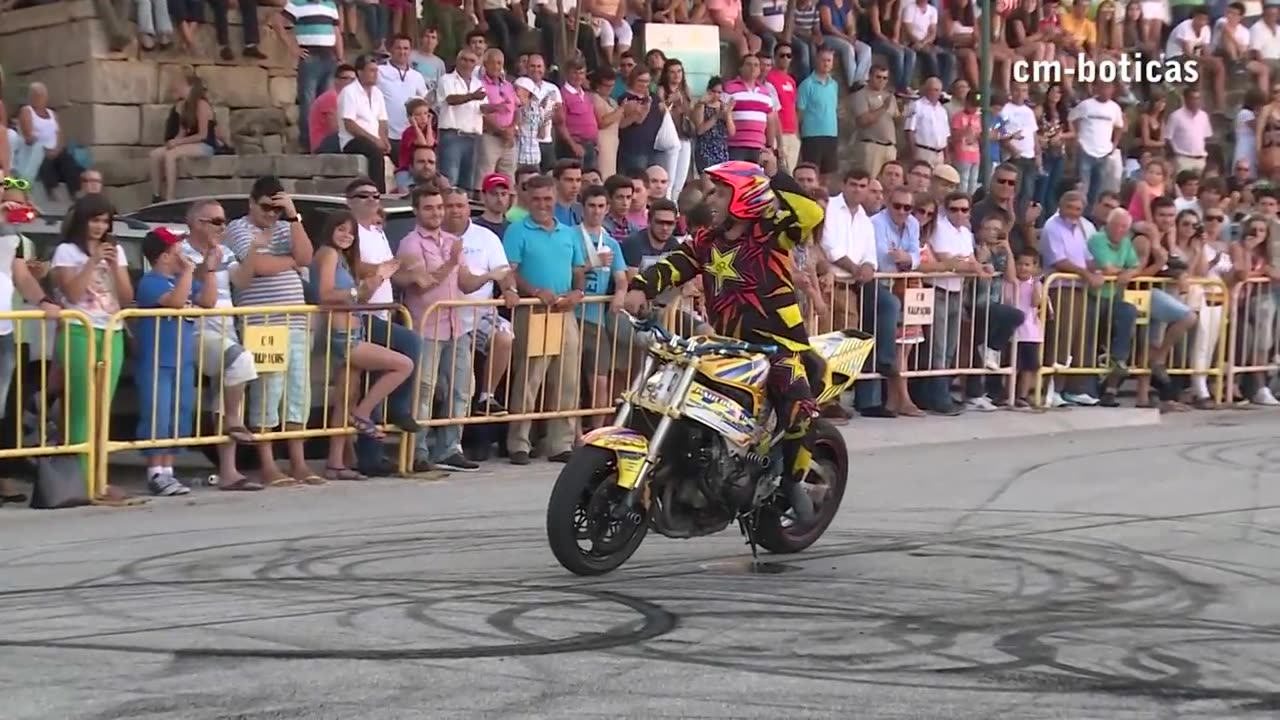 Paulo Martinho | Moto Freestyle | Quemando Rueda [Burnout] | [ Tire 1000 degree ] | BOTICAS