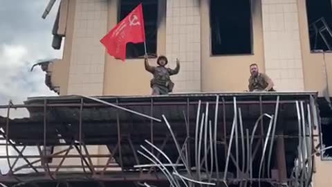 Victory Banner over adminstration building of Lisichansk