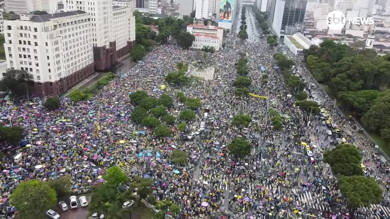 Manifestantes aliados a Bolsonaro vão às ruas no Rio de Janeiro