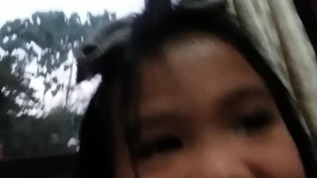 Cute little elise sing and dance