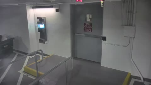 6044RHOBG2G2JSouthVestibule_2021-01-05_00h00min01s650ms.mp4