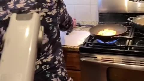 This prankster definitely got a smaller portion of whatever mum was cooking 💔😅 🎥 contentbible