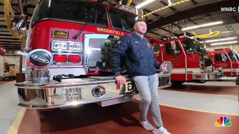 Watch: Off-Duty New York Fireman Saves Woman From Burning Car