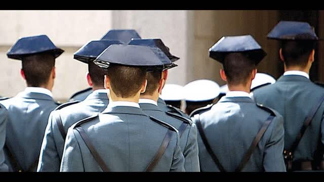 himno de la Guardia Civil: «El Instituto, Gloria a ti»