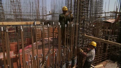 HD photography of construction site workers working