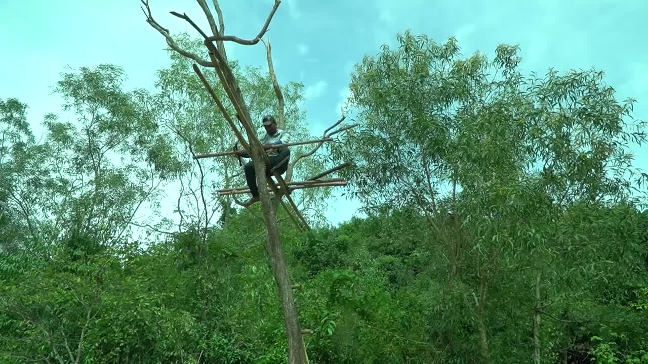 BUSHCRAFT Building 9m Camping Floating Under Raining Season