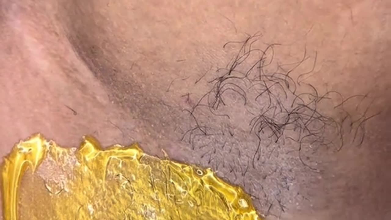 Underarm Waxing with Sexy Smooth Golden Allure Hard Wax | @nataliesdreamskin