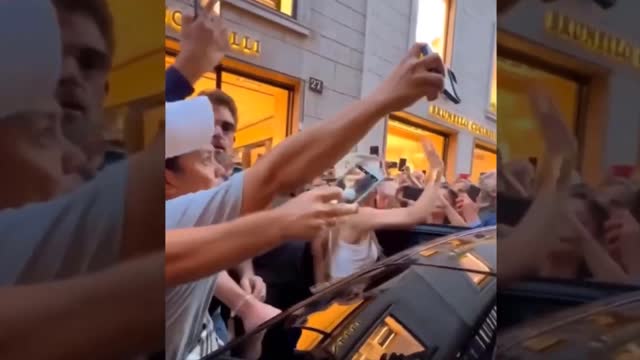 Jennifer Lopez and Ben Affleck Got Stucked in Huge Crowd ,Fan Moment 😍😍 #benaffleck #jenniferlopez