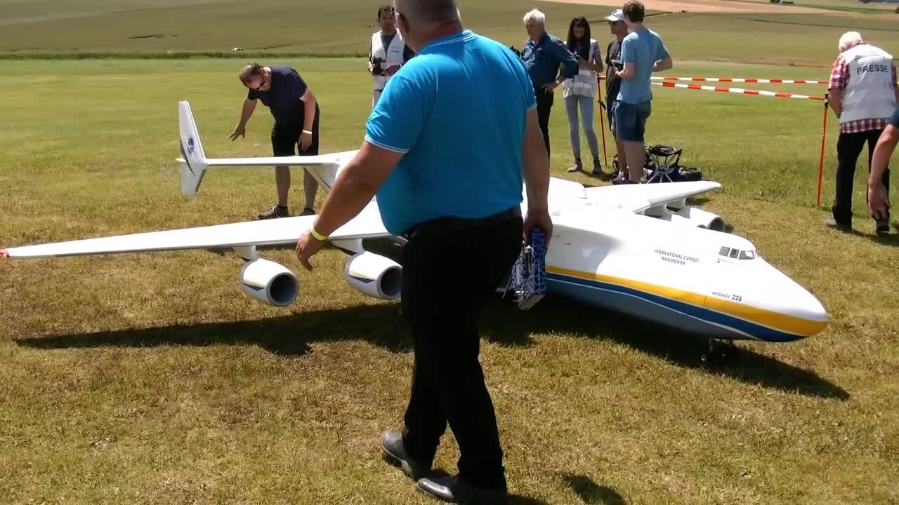 A beautiful model of the plane