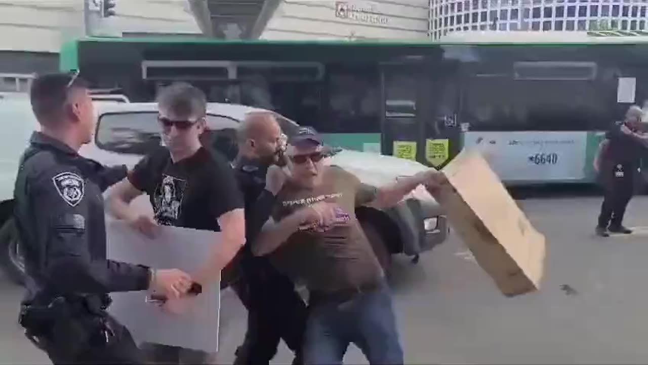 therse people who are protesting against the bombing of the Gaza Strip!