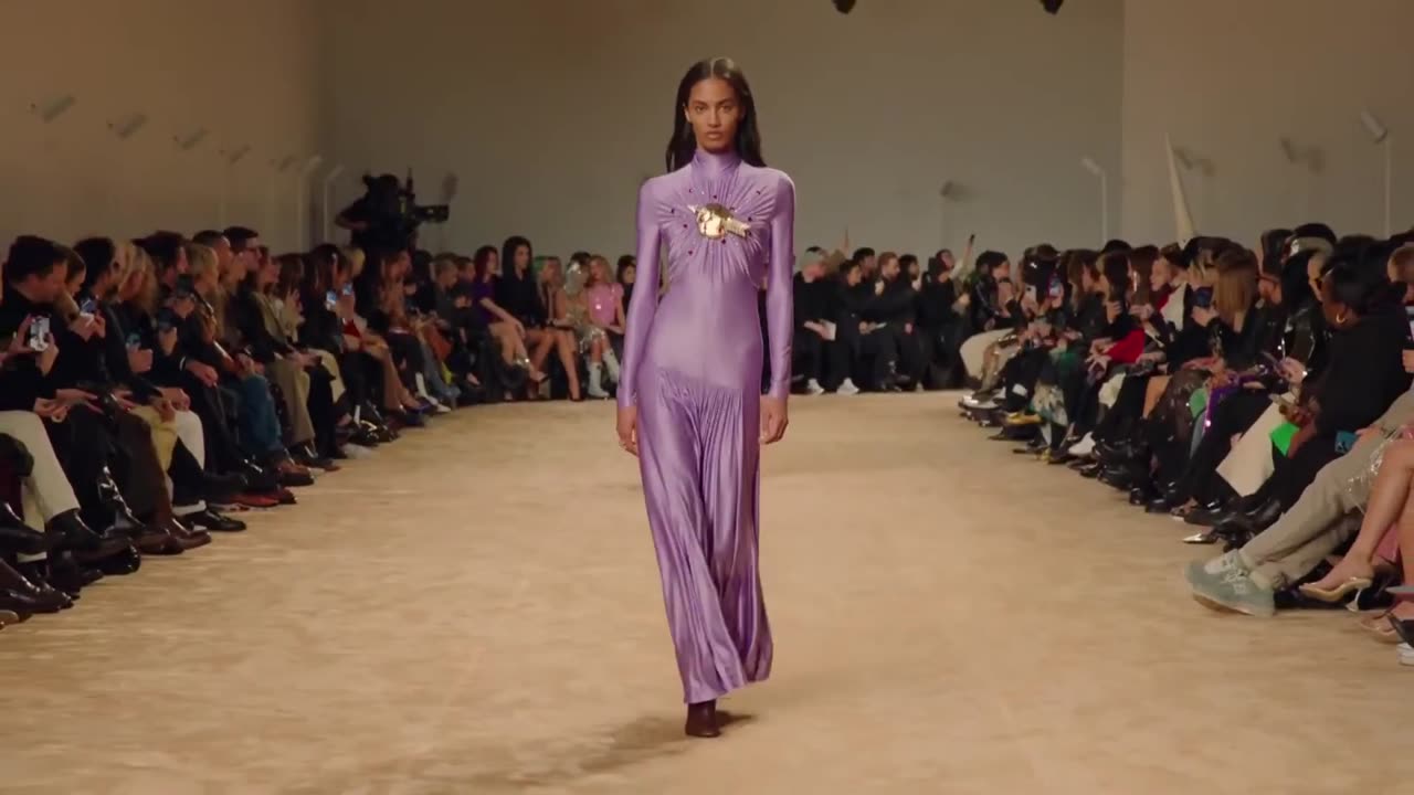 Paco Rabanne Fall-Winter 23-24 Live Show