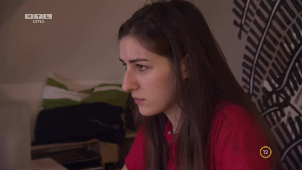 Az egész családom hazudik nekem!