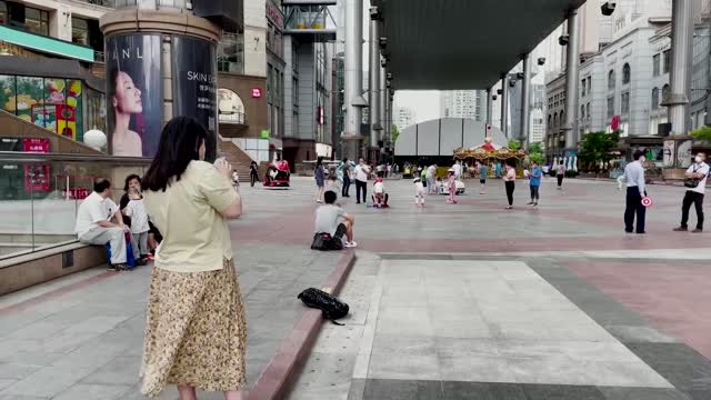 Beijing reopens some public transport, malls and parks