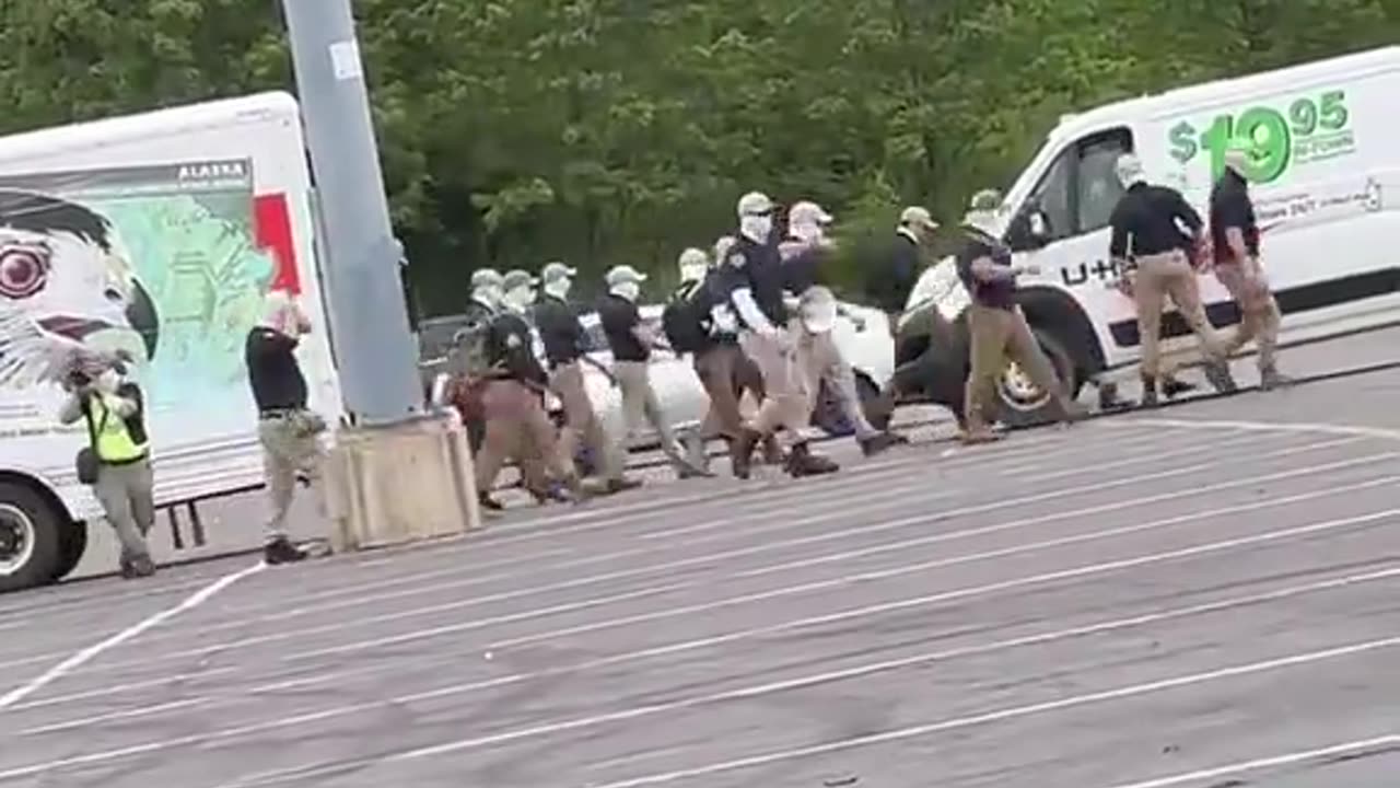 Feds spotted unloading out of a U-Haul truck in Tennessee 😂