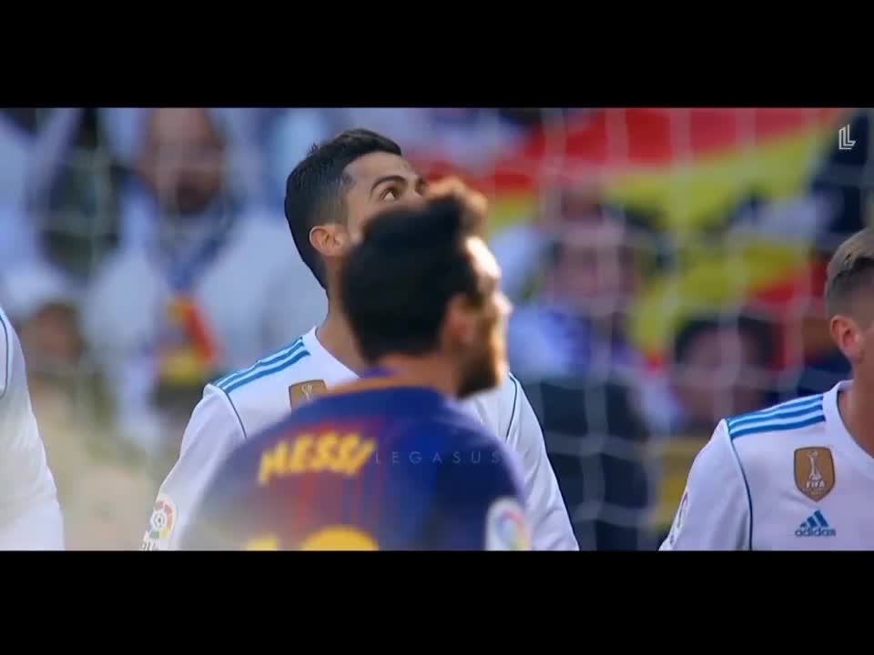 Messi hits the football on the head of Ronaldo and check Ronaldo's reaction 😂😯 | football | jzbgill