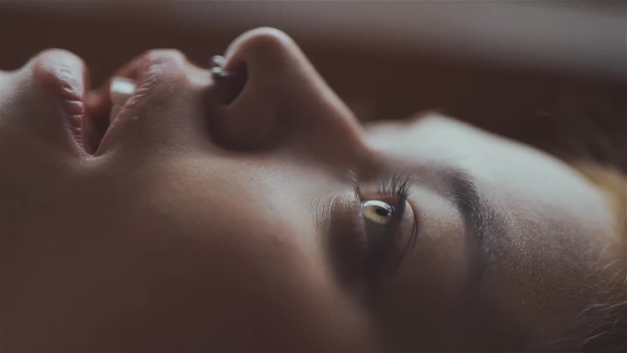 Holly Henry - Seven Nation Army (Hot Girl Video)