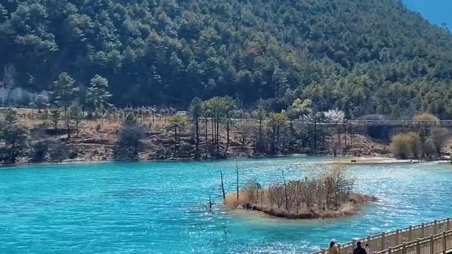 If you come to Lijiang, remember to come to Blue Moon Valley