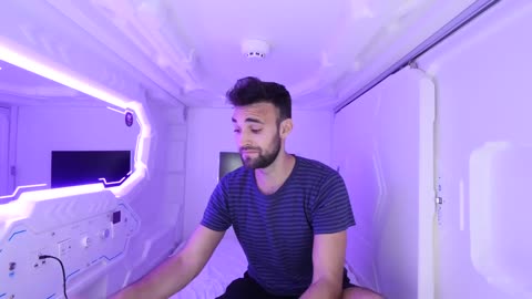WORLD’S CHEAPEST CAPSULE HOTEL Vs. MOST EXPENSIVE CAPSULE HOTEL
