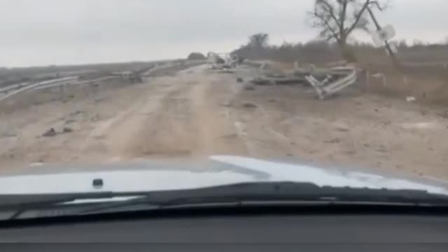 🇺🇦 NATO NUTJOBS: DUTCH supplied YPR-765 armored vehicles navigate around blown up roads