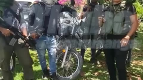 Portando armas largas, bandidos amenazan a las bandas criminales de Bucaramanga y el área