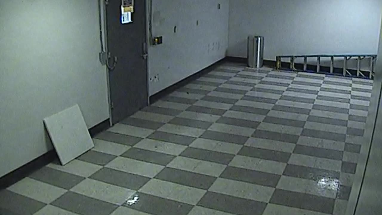 6052RHOBG2G206NorthLobby_2021-01-05_19h40min01s417ms.mp4