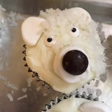 Polar Bear Cupcakes - Faces