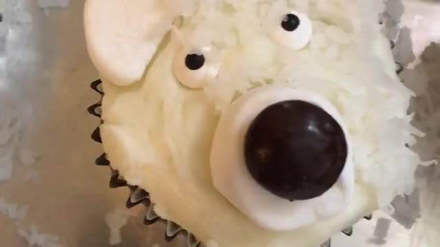 Polar Bear Cupcakes - Faces