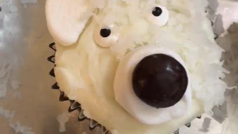 Polar Bear Cupcakes - Faces