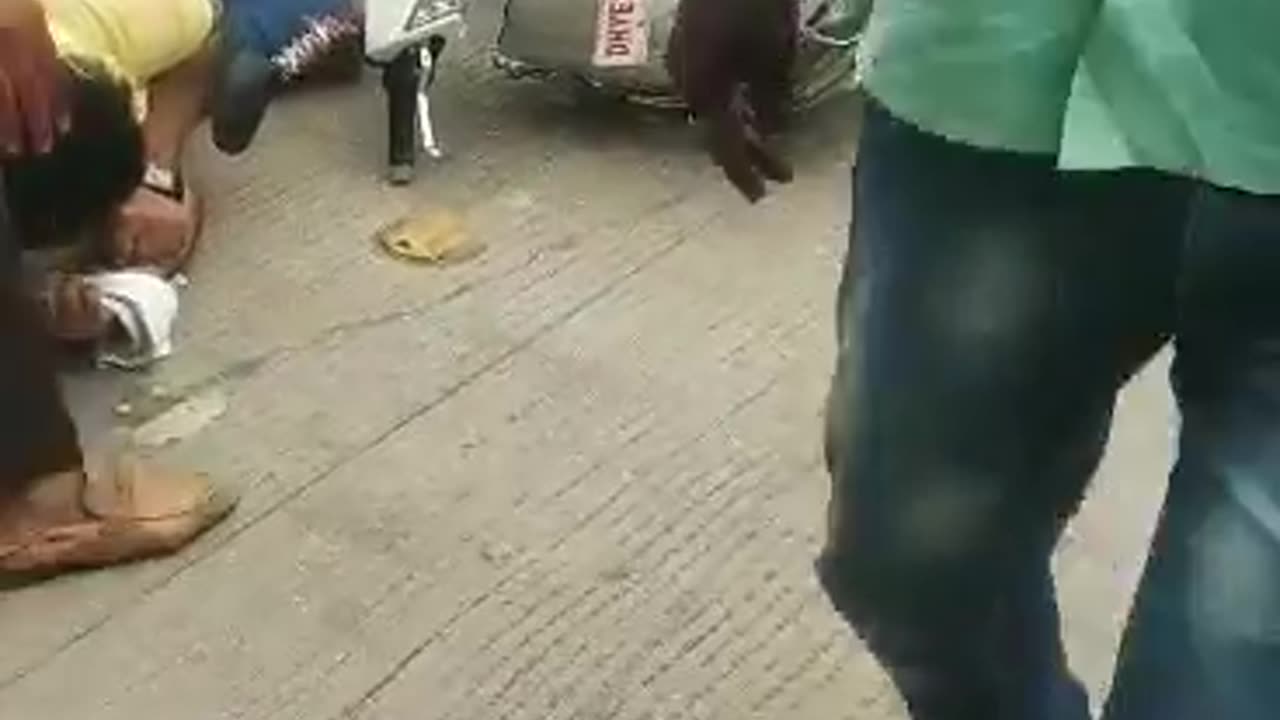 Journalist beaten up by goons
