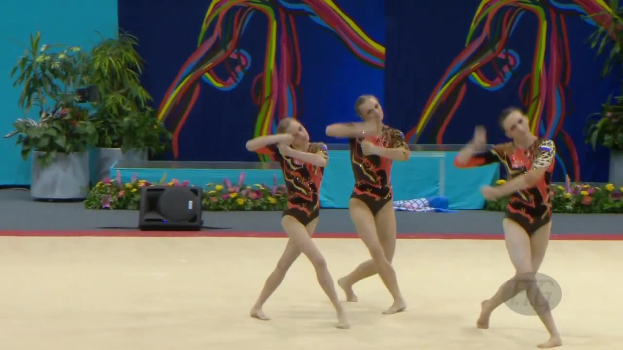 RUSSIA Womens Groups - Combined Qualifications -- 2014 Acrobatic Worlds, Levallois-Paris (FRA)