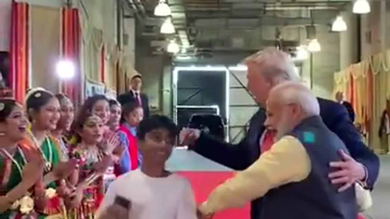 PM Modi & President Trump interacted with a group of youngsters at during #HowdyModi event