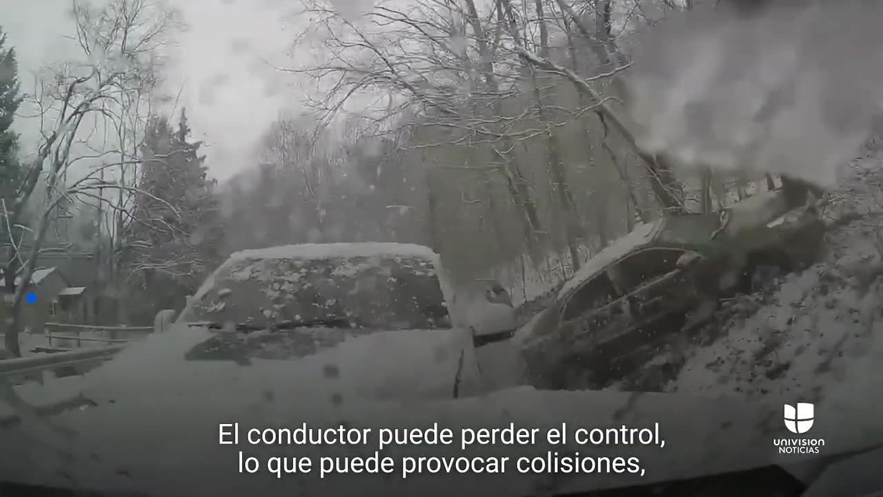 ¿Qué es el hielo negro? Así se transforman en minutos las carreteras durante las tormentas de nieve