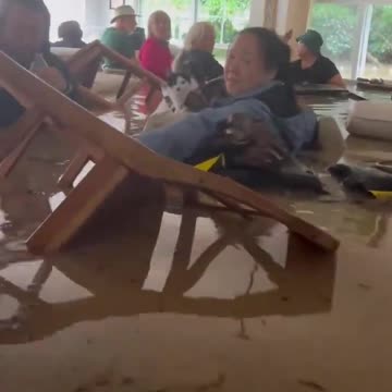 FLOODING WITH NO HELP. THIS IS AMERICA NOW.