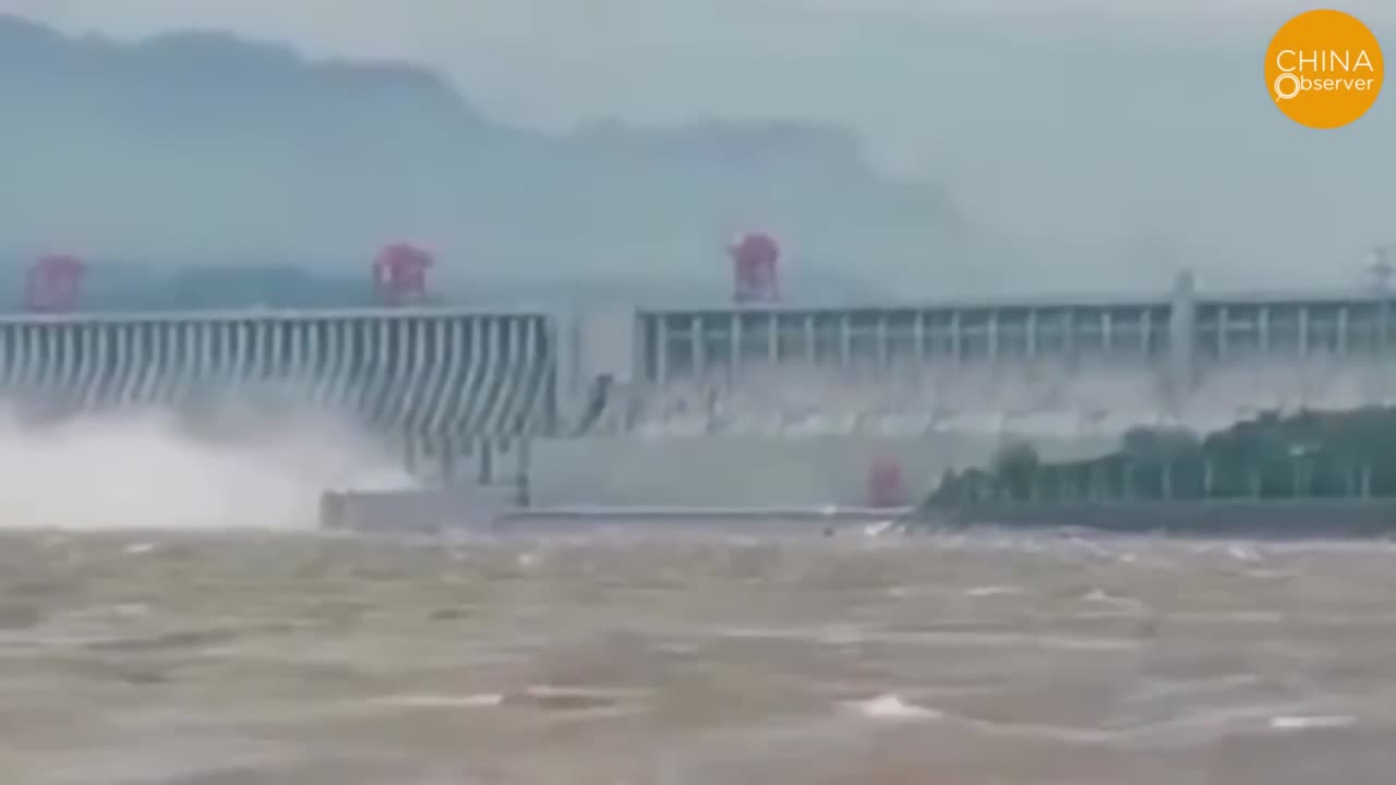 28.3 Billion USD Three Gorges Dam IS SCREWED as Upstream Dam Raises Water Level 10M!