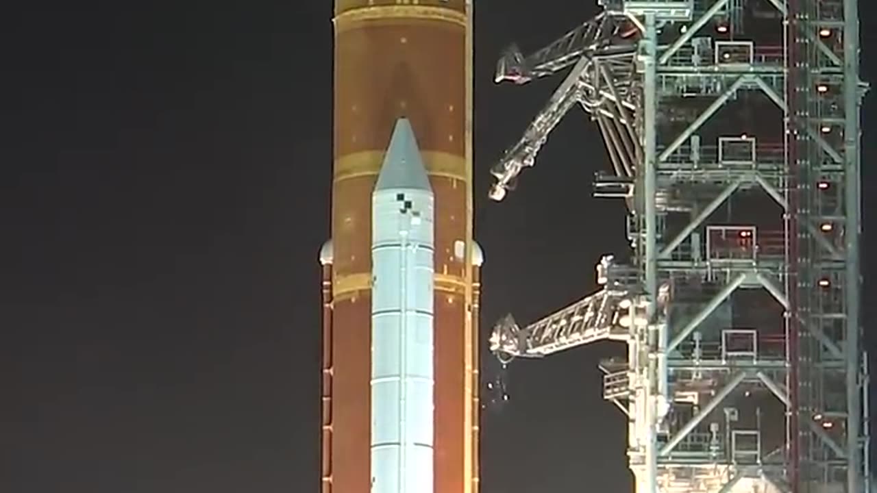 Nasa-S-Artemis-I-Rock Launch from Launch pad