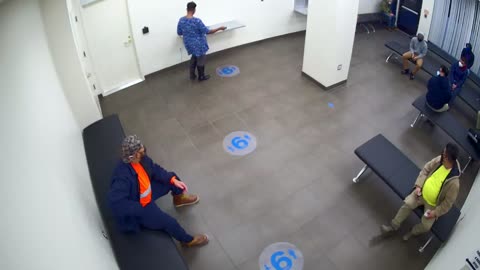 8030FCOB01128BadgingWaitingArea_2021-01-05_07h20min01s290ms.mp4