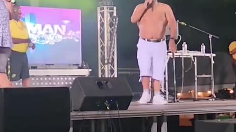 Fatman Scoop performs before collapsing on stage