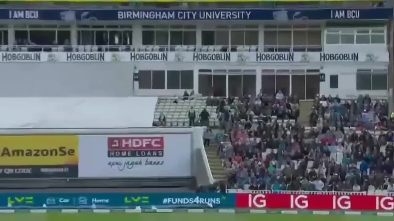 Indian bowler Jaspreet Bumarah batting and makes world record of most runs in an over in Test Match