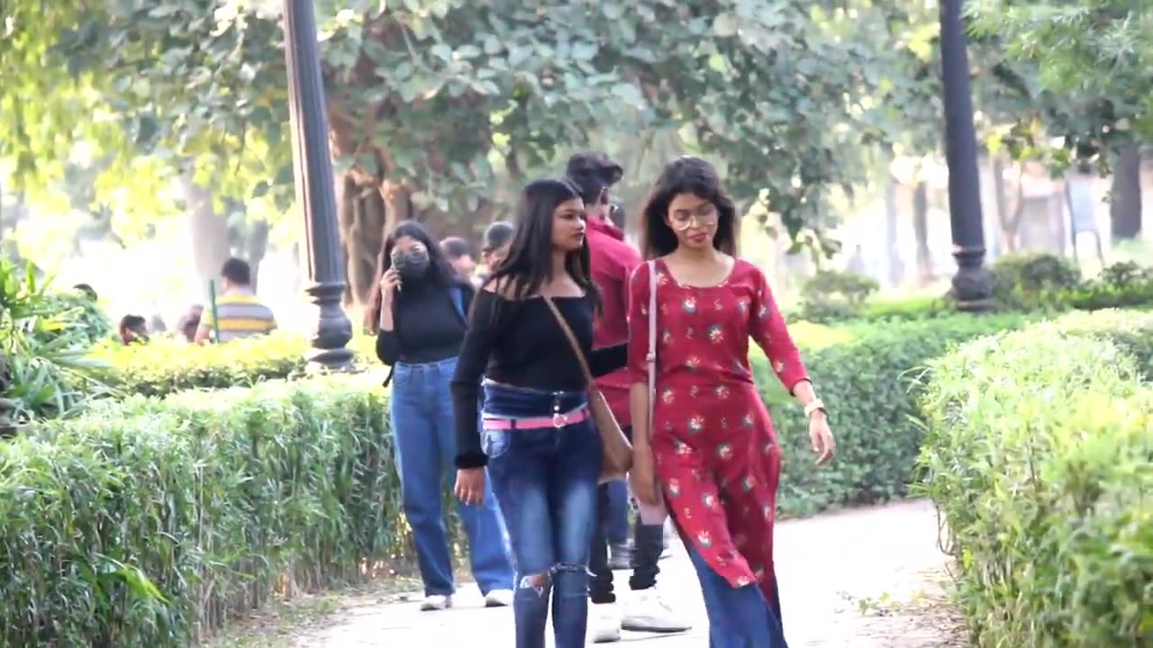 Viral video Girls Prank