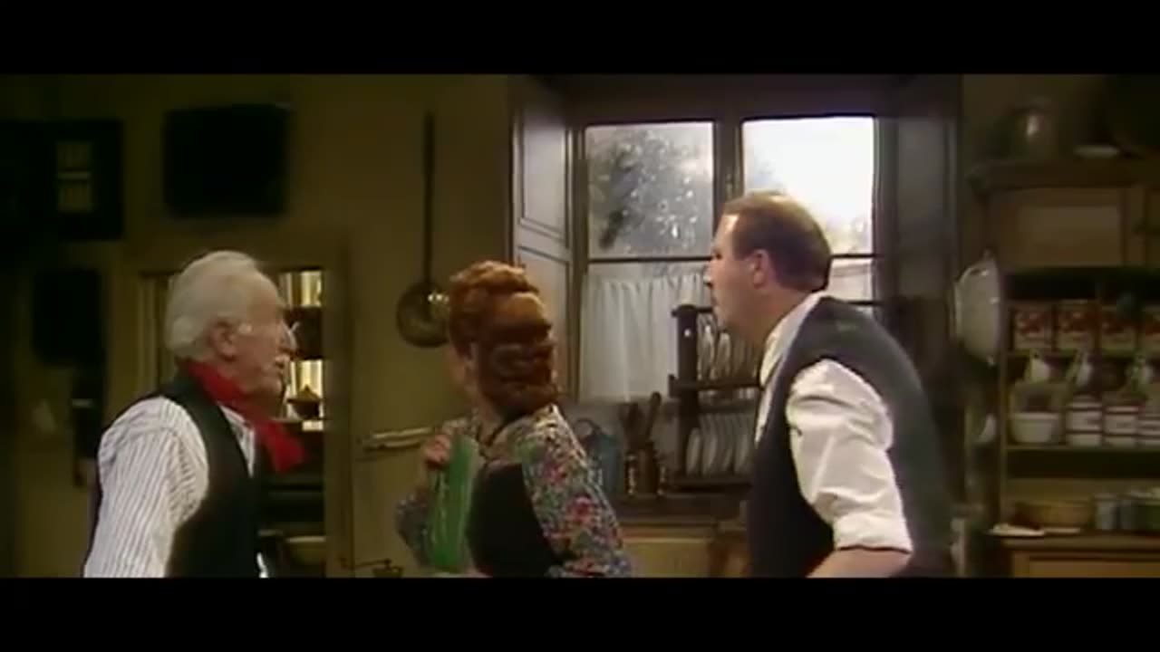 Allo Allo S3E02 Gruber Does Some Mincing