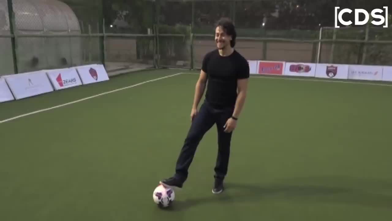 Tiger Shroff freestyle football skills