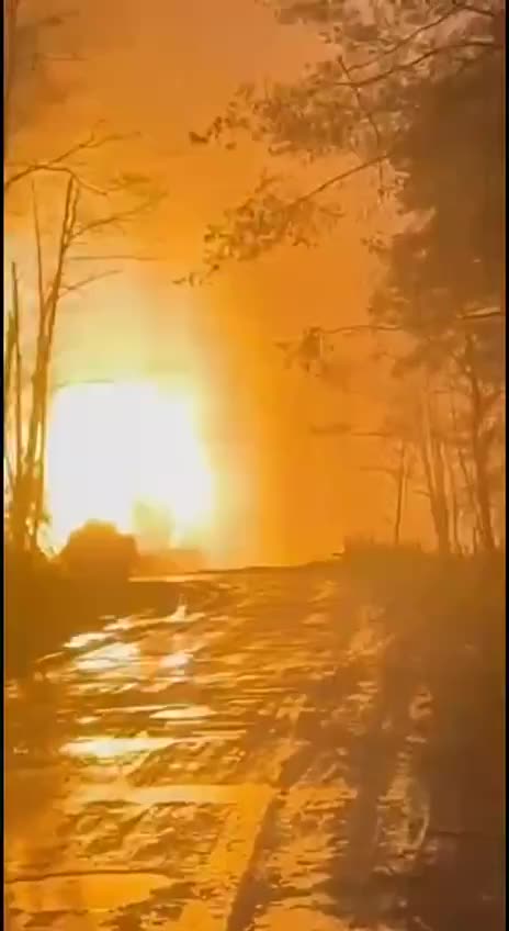 Footage of M270 HIMARs(2) Working